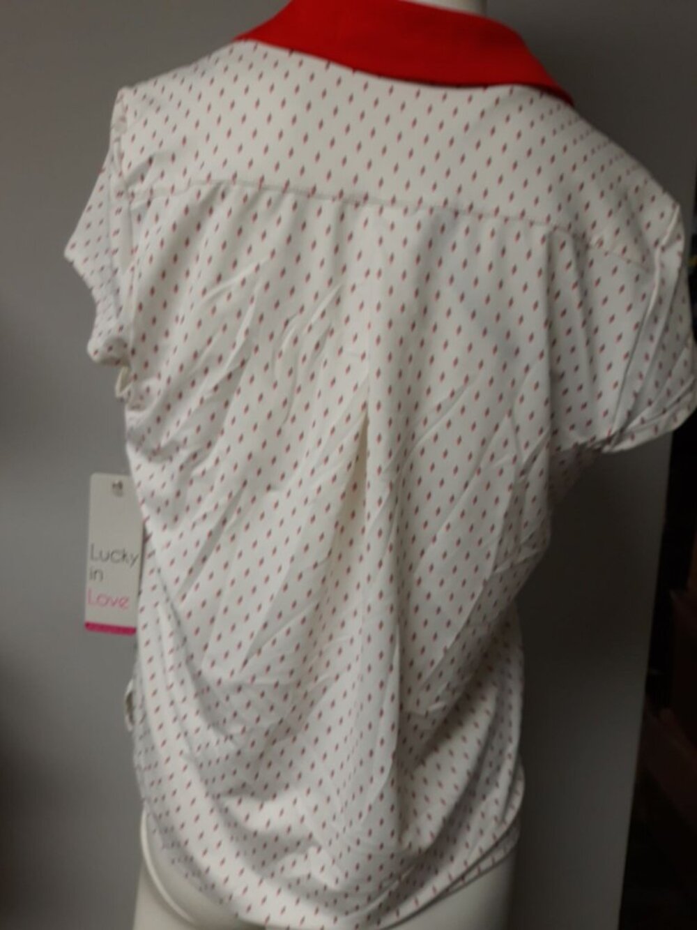 Lucky in Love Women's Golf Pull Over Shirt White Size XS NEW WITH TAGS! - Picture 2 of 3